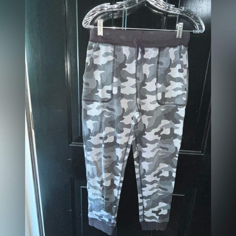 EUC Children’s Place Boy’s Camo Joggers - Size XL/14